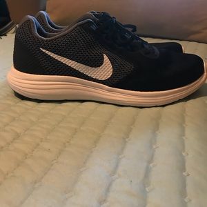 Women’s Nike Revolution 3 athletic shoes 8.5 wide